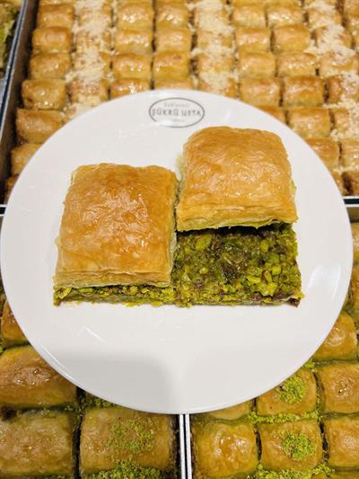 Fıstıklı Özel Kare Baklava